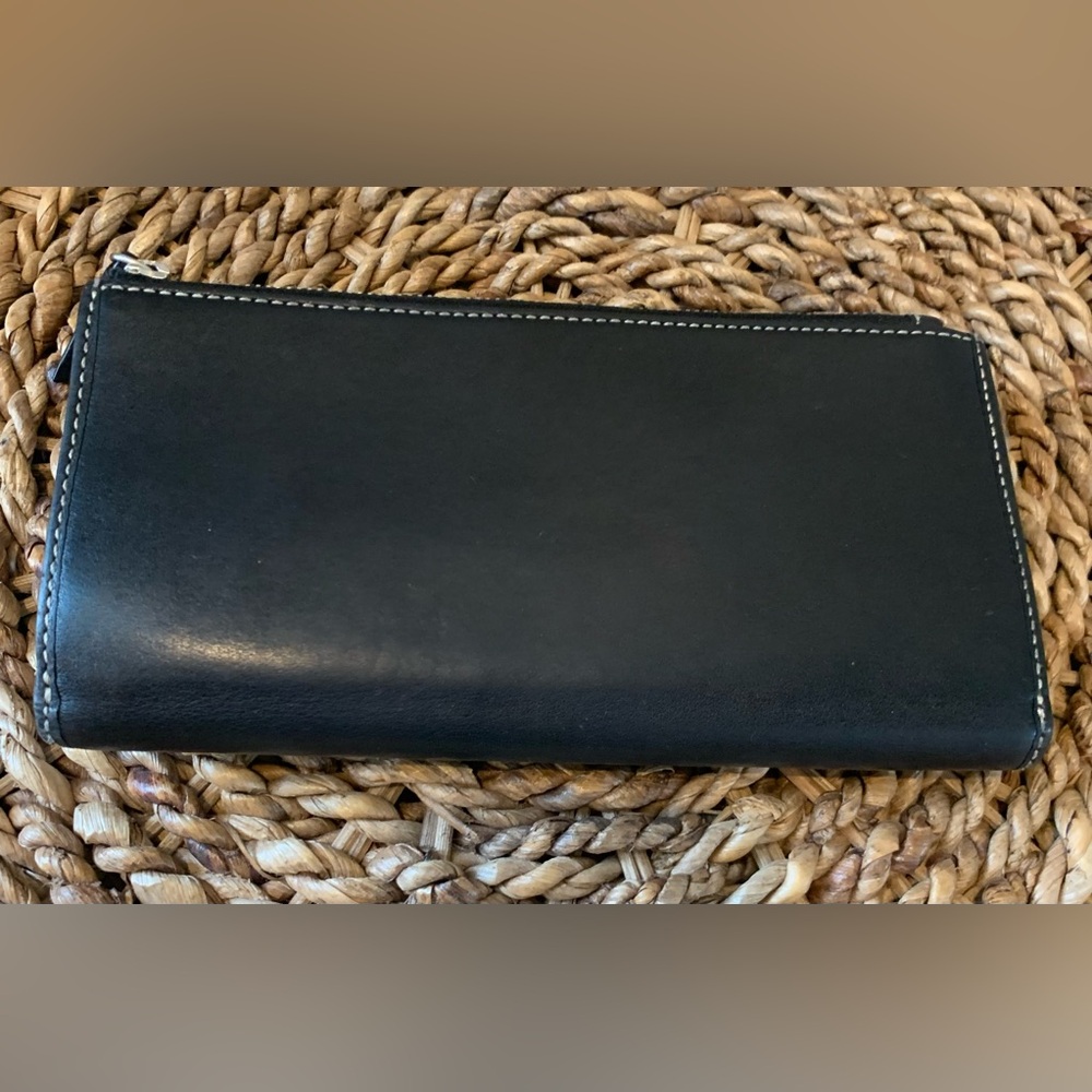 Coach Hampton leather wallet. GUC. Black leather with purple leather interior. - Picture 2 of 10